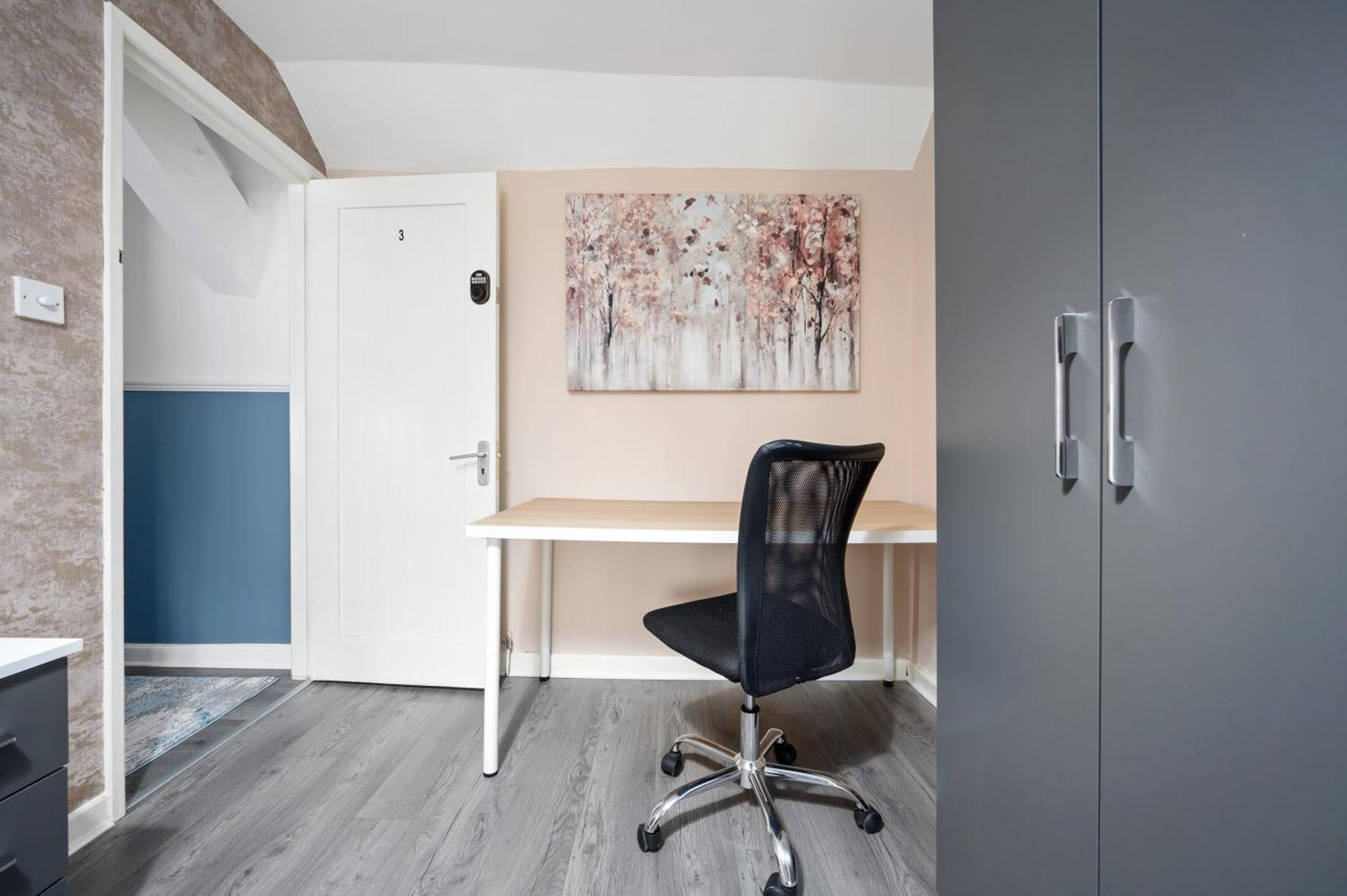Apartment Private Retreat For 3 Near Centre