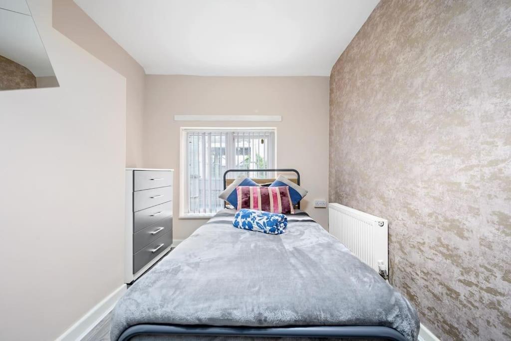 Private Retreat For 3 Near Centre