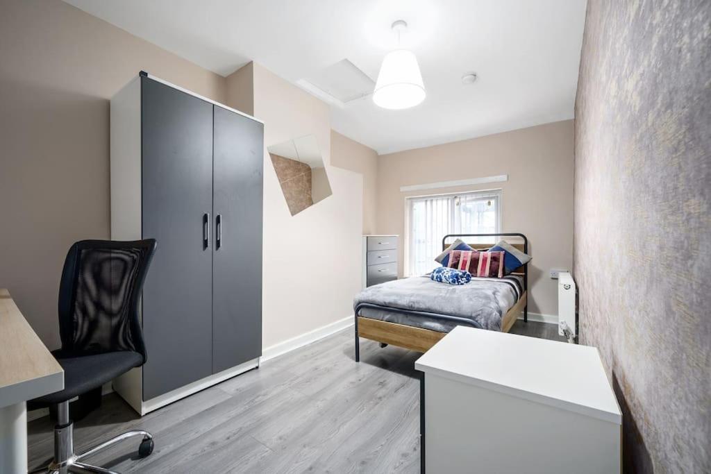 Private Retreat For 3 Near Centre Apartment